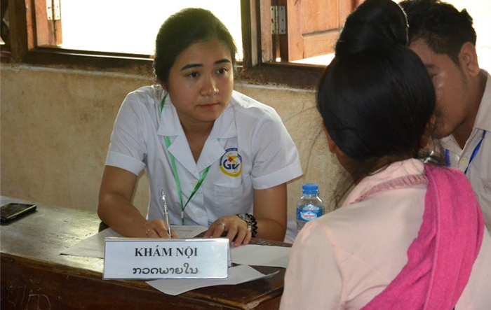 Màu áo trắng tình nguyện của Tuổi trẻ Thủ đô trên đất nước Lào