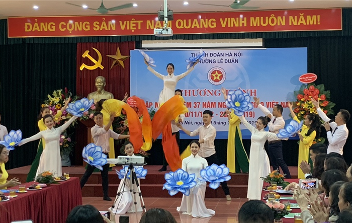 Trường Lê Duẩn tổ chức chương trình gặp mặt kỷ niệm 37 năm ngày Nhà giáo Việt Nam