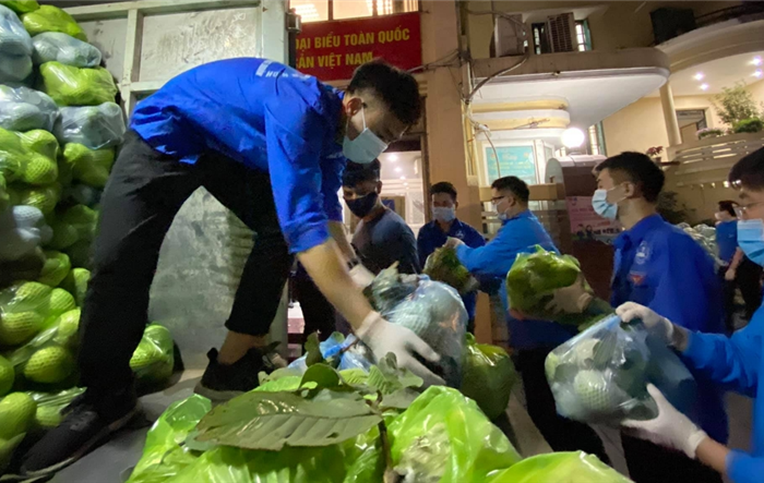 Thành đoàn Hà Nội triển khai 6 điểm tiêu thụ nông sản giúp nông dân Hải Dương