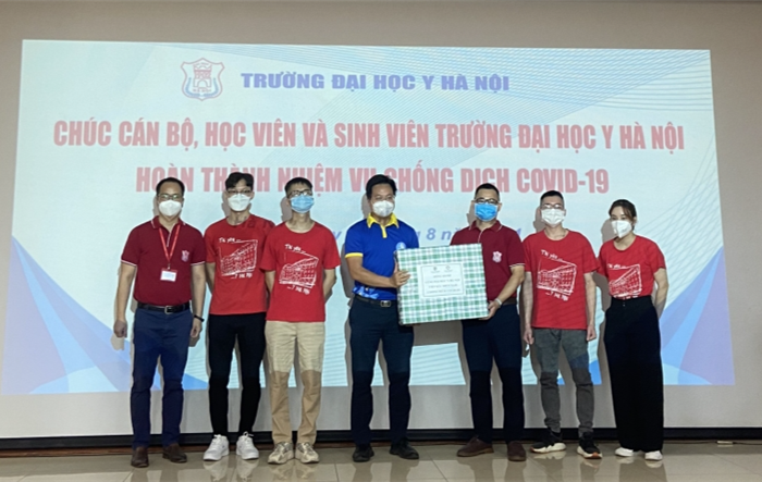 Gần 500 cán bộ, giảng viên, sinh viên các trường y, dược Hà Nội lên đường vào Nam chống dịch