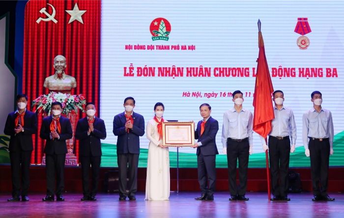 Hội đồng Đội TP Hà Nội nhận Huân chương Lao động hạng Ba: Tự hào tiến bước dưới cờ Đội vinh quang