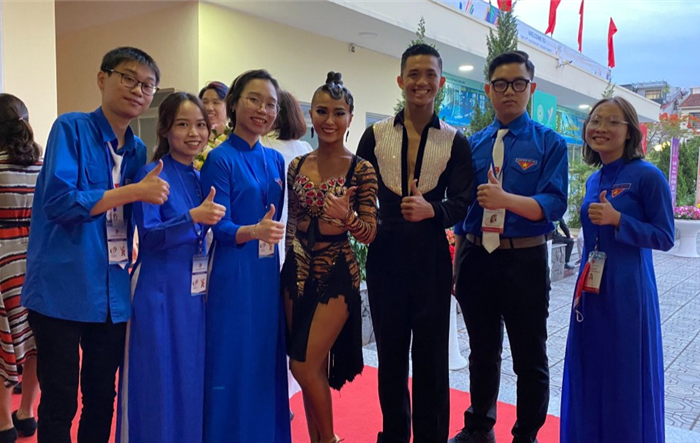 Dàn tình nguyện cực “chất” phục vụ SEA Games 31 ở Long Biên