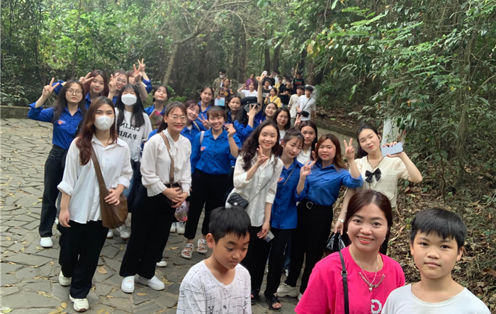 Các trường Cao đẳng trên địa bàn Thủ đô tổ chức thăm quan khu Di tích K9 Đá Chông - Ba Vì