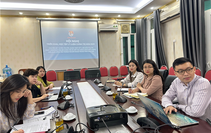 Cán bộ Đoàn chuyên trách cơ quan Thành đoàn Hà Nội nghiên cứu Kết luận số 57-KL/TW của Bộ Chính trị về công tác thông tin đối ngoại trong tình hình mới
